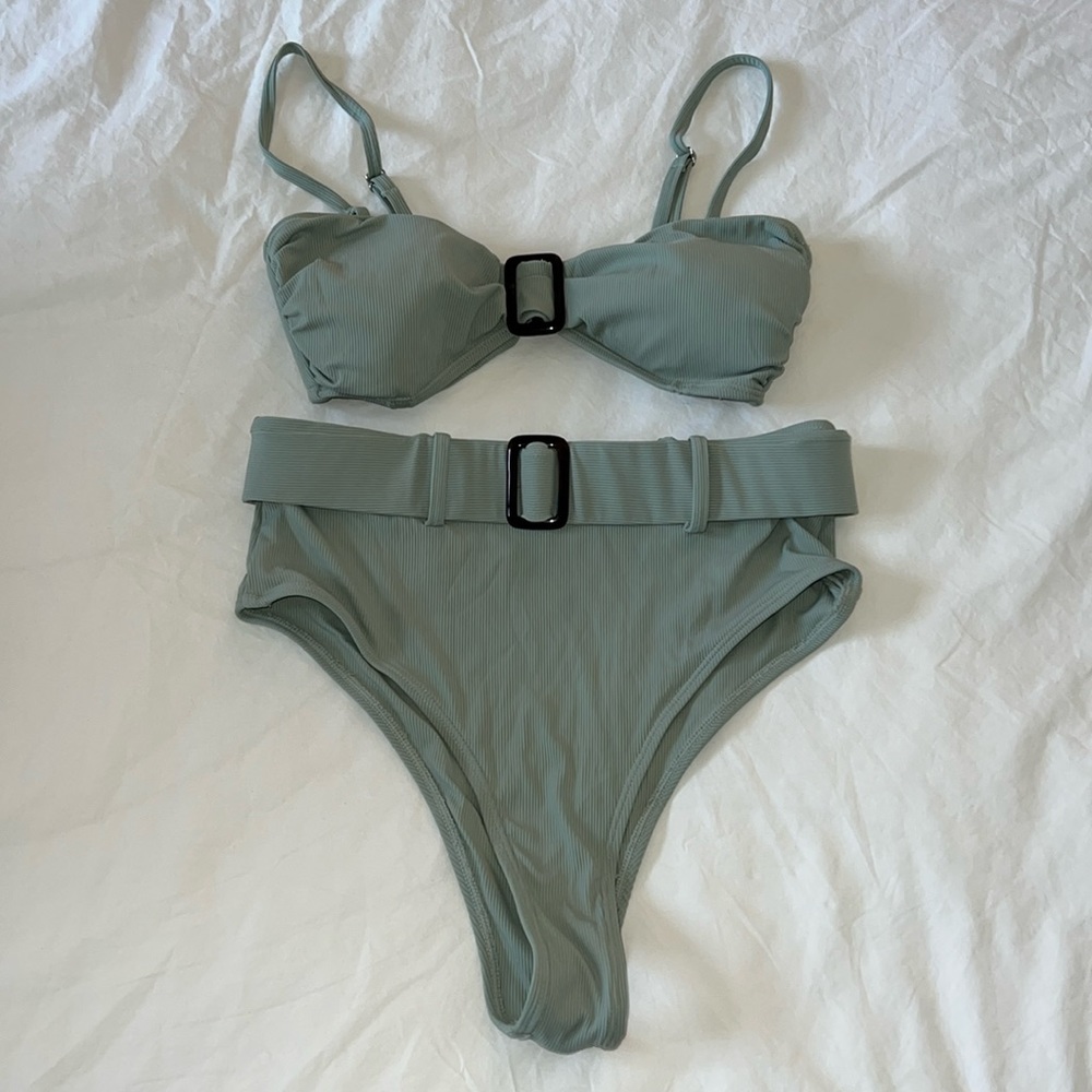 Lulus Bikini